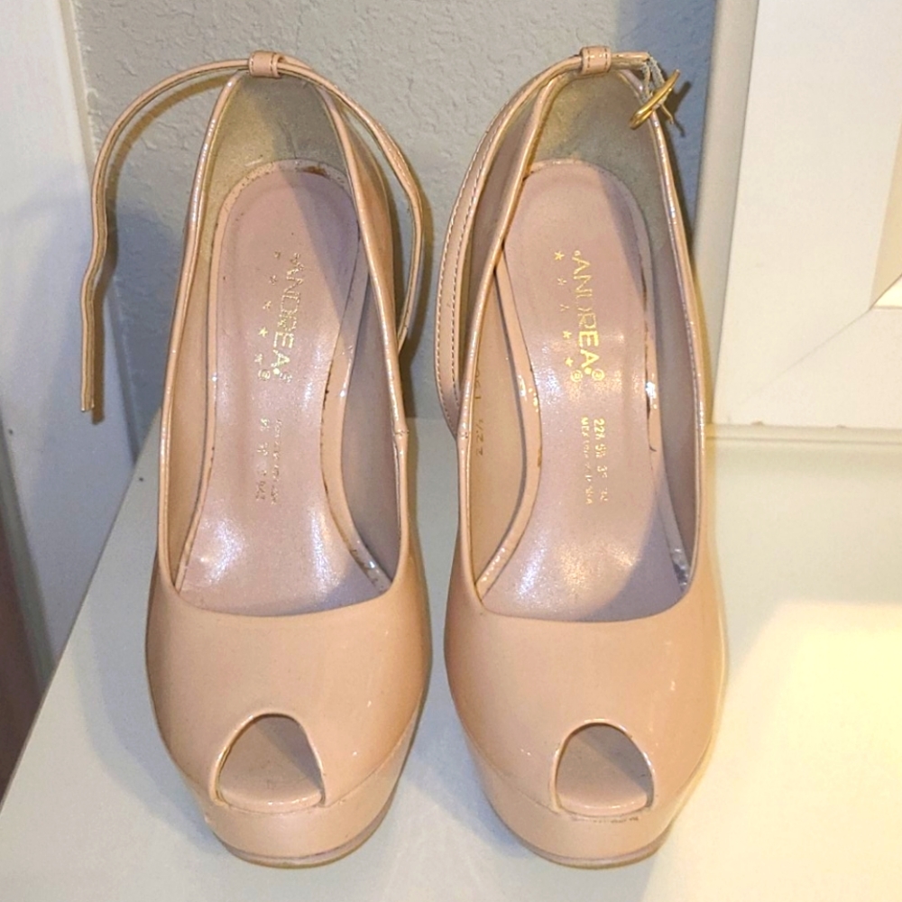 Andrea beautiful pumps